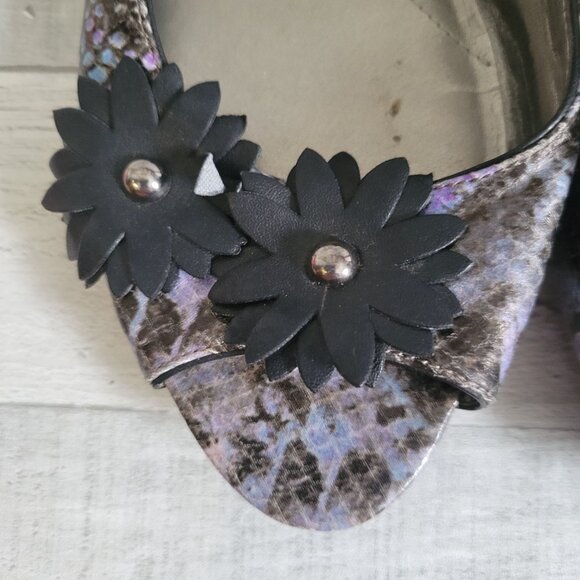 Bandolino Womens 9M Floral Embellished Snakeskin Print Ballet Flats - Picture 2 of 6